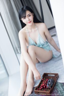 挠美女胳肢窝